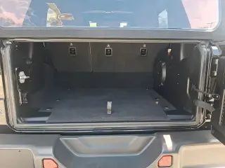 Jeep Wrangler 2023 4x4 Sahara 4xe 4 puertas SUV