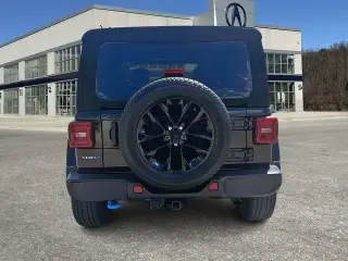 Jeep Wrangler 2023 4x4 Sahara 4xe 4 puertas SUV