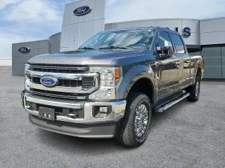 Ford F-250 Super Duty 2022 4x4 XLT Cabina Doble 4 puertas 6.8 pies. Pickup
