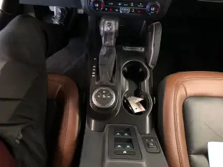 Ford Bronco 2024 4x4 Outer Banks 4 puertas SUV