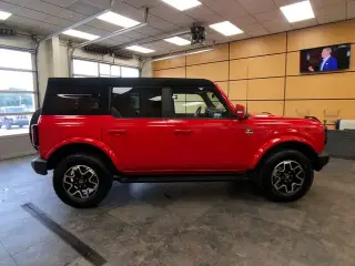 Ford Bronco 2024 4x4 Outer Banks 4 puertas SUV