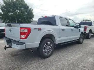 Ford F-150 2022 4x4 XL 4 puertas SuperCrew 5.5 pies. SB