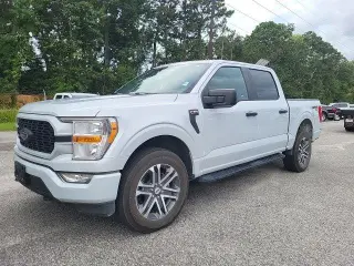 Ford F-150 2022 4x4 XL 4 puertas SuperCrew 5.5 pies. SB