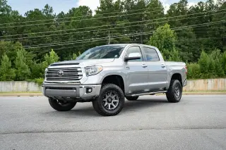 Toyota Tundra 2018 4x4 Edición 1794 4 puertas CrewMax Cab Pickup SB (5.7L V8 FFV)