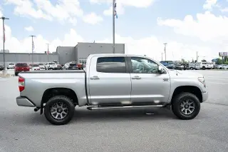 Toyota Tundra 2018 4x4 Edición 1794 4 puertas CrewMax Cab Pickup SB (5.7L V8 FFV)