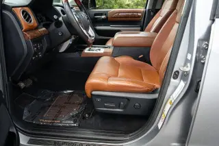 Toyota Tundra 2018 4x4 Edición 1794 4 puertas CrewMax Cab Pickup SB (5.7L V8 FFV)