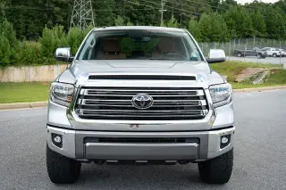 Toyota Tundra 2018 4x4 Edición 1794 4 puertas CrewMax Cab Pickup SB (5.7L V8 FFV)