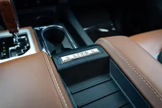 Toyota Tundra 2018 4x4 Edición 1794 4 puertas CrewMax Cab Pickup SB (5.7L V8 FFV)
