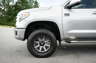 Toyota Tundra 2018 4x4 Edición 1794 4 puertas CrewMax Cab Pickup SB (5.7L V8 FFV)