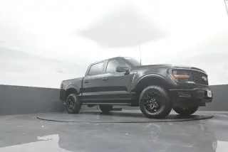 Ford F-150 2025 4x4 STX 4 puertas SuperCrew 5.5 pies SB