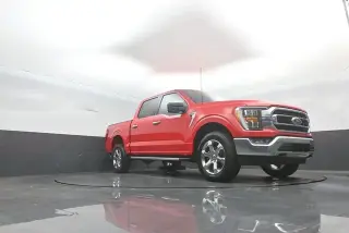 Ford F-150 2023 4x4 XLT 4 puertas SuperCrew 5.5 pies. SB