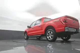 Ford F-150 2023 4x4 XLT 4 puertas SuperCrew 5.5 pies. SB