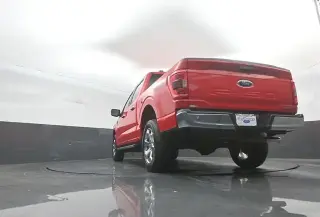 Ford F-150 2023 4x4 XLT 4 puertas SuperCrew 5.5 pies. SB