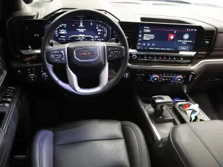 GMC Sierra 1500 2024 4x4 Elevation 4 puertas Cabina Crew 6.6 pies. Caja corta