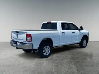 Ram 2500 2024 4x4 Big Horn Cabina Crew 4 puertas 6.3 pies. Pickup SB