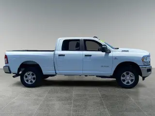 Ram 2500 2024 4x4 Big Horn Cabina Crew 4 puertas 6.3 pies. Pickup SB