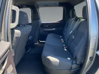 Toyota Tundra 2025 4x4 SR5 4 puertas CrewMax Cab Pickup SB