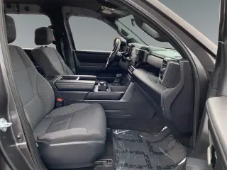Toyota Tundra 2025 4x4 SR5 4 puertas CrewMax Cab Pickup SB