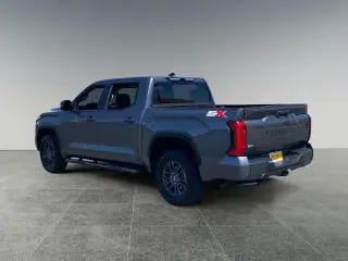 Toyota Tundra 2025 4x4 SR5 4 puertas CrewMax Cab Pickup SB