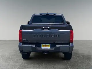 Toyota Tundra 2025 4x4 SR5 4 puertas CrewMax Cab Pickup SB