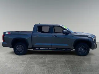 Toyota Tundra 2025 4x4 SR5 4 puertas CrewMax Cab Pickup SB