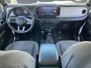Jeep Wrangler 2024 4x4 Sahara 4xe 4 puertas SUV