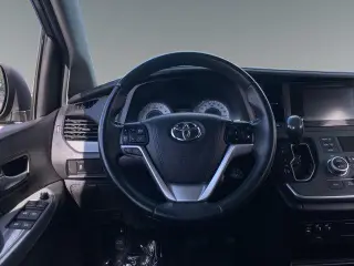 Toyota Sienna 2017 SE 8 Pasajeros 4 Puertas Minivan