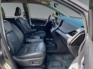 Toyota Sienna 2017 SE 8 Pasajeros 4 Puertas Minivan