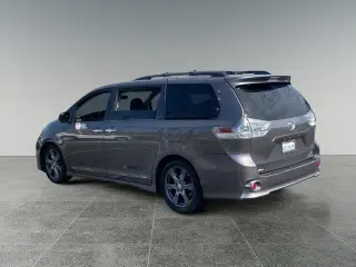 Toyota Sienna 2017 SE 8 Pasajeros 4 Puertas Minivan