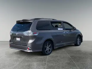 Toyota Sienna 2017 SE 8 Pasajeros 4 Puertas Minivan