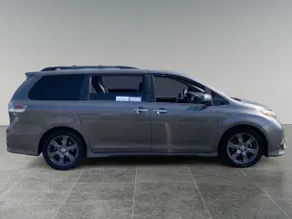 Toyota Sienna 2017 SE 8 Pasajeros 4 Puertas Minivan