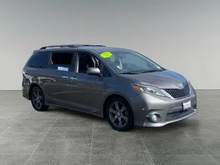 Toyota Sienna 2017 SE 8 Pasajeros 4 Puertas Minivan