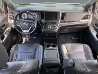 Toyota Sienna 2017 SE 8 Pasajeros 4 Puertas Minivan