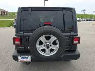 Jeep Wrangler 2020 4x4 Sport 2 puertas SUV