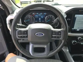 Ford F-150 2023 4x4 XLT 4 puertas SuperCrew 5.5 pies. Caja corta