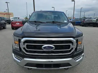 Ford F-150 2023 4x4 XLT 4 puertas SuperCrew 5.5 pies. Caja corta