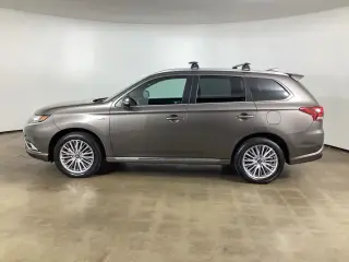 Mitsubishi Outlander PHEV 2022 AWD LE 4 puertas SUV