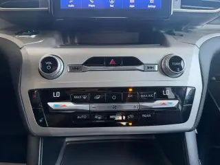 Ford Explorer 2021 XLT 4 puertas SUV