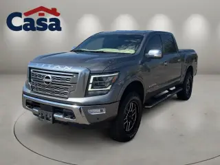 Nissan Titan 2023 4x4 Platinum Reserve 4 puertas Cabina Crew 5.6 pies. SB