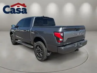 Nissan Titan 2023 4x4 Platinum Reserve 4 puertas Cabina Crew 5.6 pies. SB