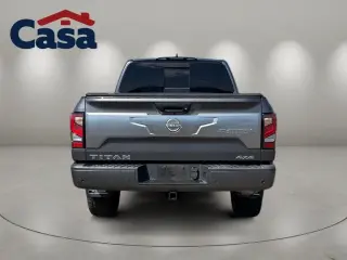 Nissan Titan 2023 4x4 Platinum Reserve 4 puertas Cabina Crew 5.6 pies. SB