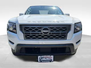 Nissan Frontier 2024 4x4 S 4 puertas Cabina Crew 5 pies. SB