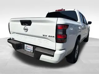 Nissan Frontier 2024 4x4 S 4 puertas Cabina Crew 5 pies. SB