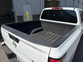 Nissan Frontier 2024 4x4 S 4 puertas Cabina Crew 5 pies. SB