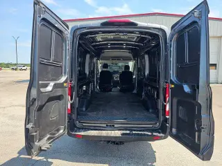 Furgoneta de carga Ford Transit 2024 AWD 250 3 puertas LWB Techo Medio