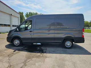 Furgoneta de carga Ford Transit 2024 AWD 250 3 puertas LWB Techo Medio