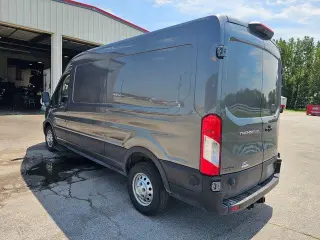Furgoneta de carga Ford Transit 2024 AWD 250 3 puertas LWB Techo Medio