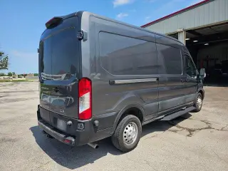 Furgoneta de carga Ford Transit 2024 AWD 250 3 puertas LWB Techo Medio
