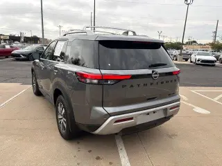 Nissan Pathfinder 2023 AWD SL 4 puertas SUV