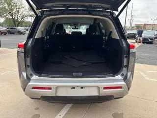 Nissan Pathfinder 2023 AWD SL 4 puertas SUV